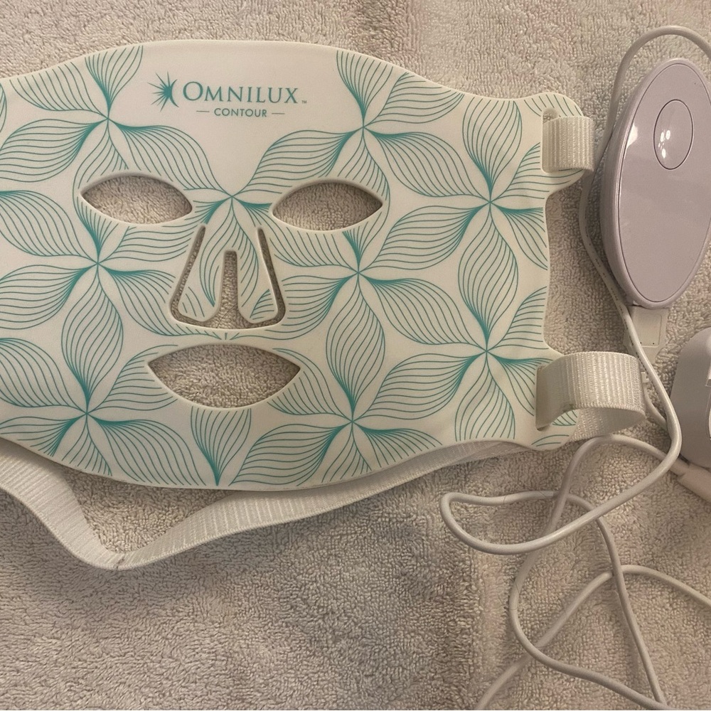 Omnilux Mask Contour LED Used